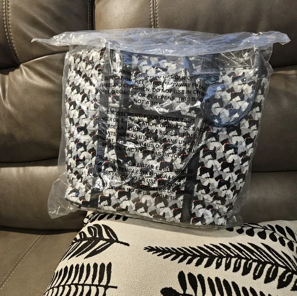 VERA BRADLEY BAG BLACK/RED H 12" W 15" - Picture 8 of 8